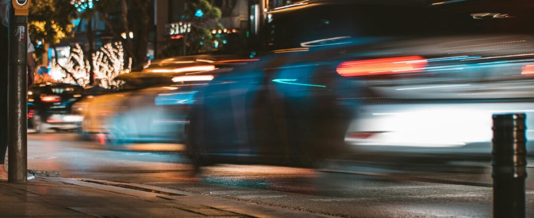 La importancia de las balizas V16 homologadas para automóviles según la DGT