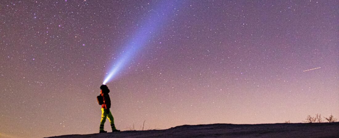 Mejores linternas frontales: comparativa, guía de compra y recomendaciones