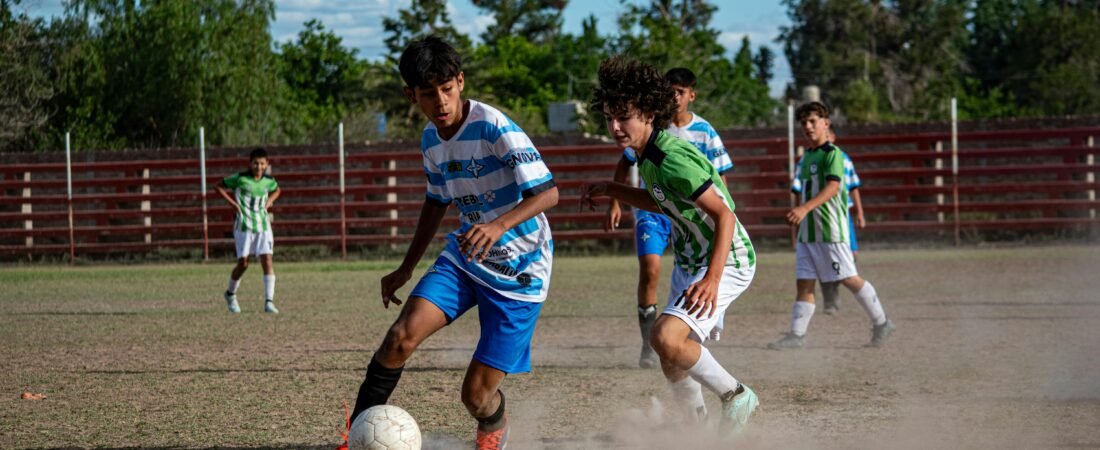 El balón de fútbol más vendido y cuál elegir para tus entrenamientos al aire libre